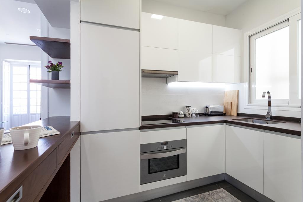 Stunning Boutique - Space Maison Apartments Севилья Экстерьер фото