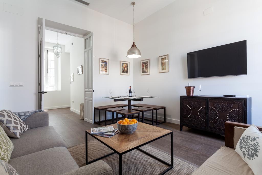 Stunning Boutique - Space Maison Apartments Севилья Экстерьер фото